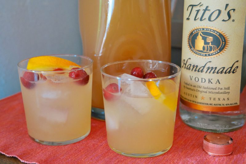 40 Best Thanksgiving Cocktails 2023 - Easy Alcoholic Drinks for Thanksgiving